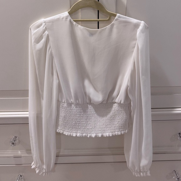 Aritzia Wilfred White V-Neck Blouse - Picture 2 of 2